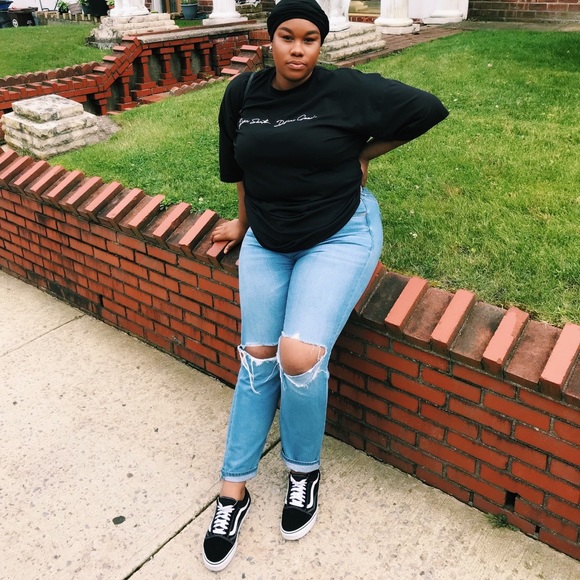 Meet your Posher, Zandria - Picture 1 of 1